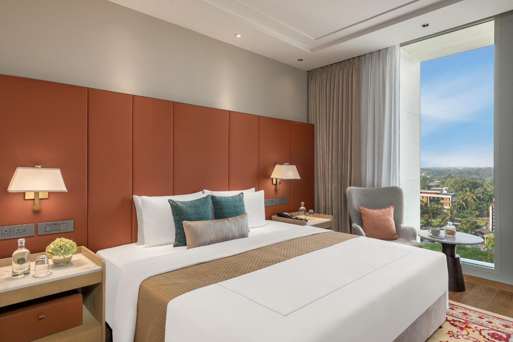 Taj Cochin International Airport, Kerala Hotell Kochi Exteriör bild