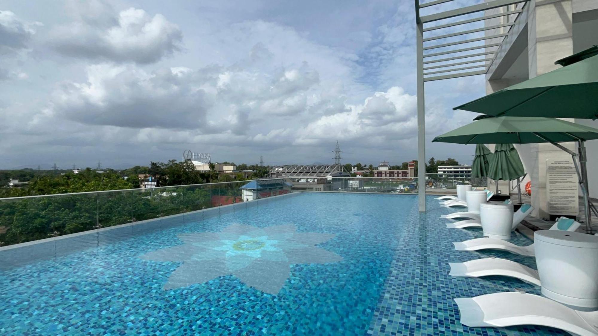 Taj Cochin International Airport, Kerala Hotell Kochi Exteriör bild